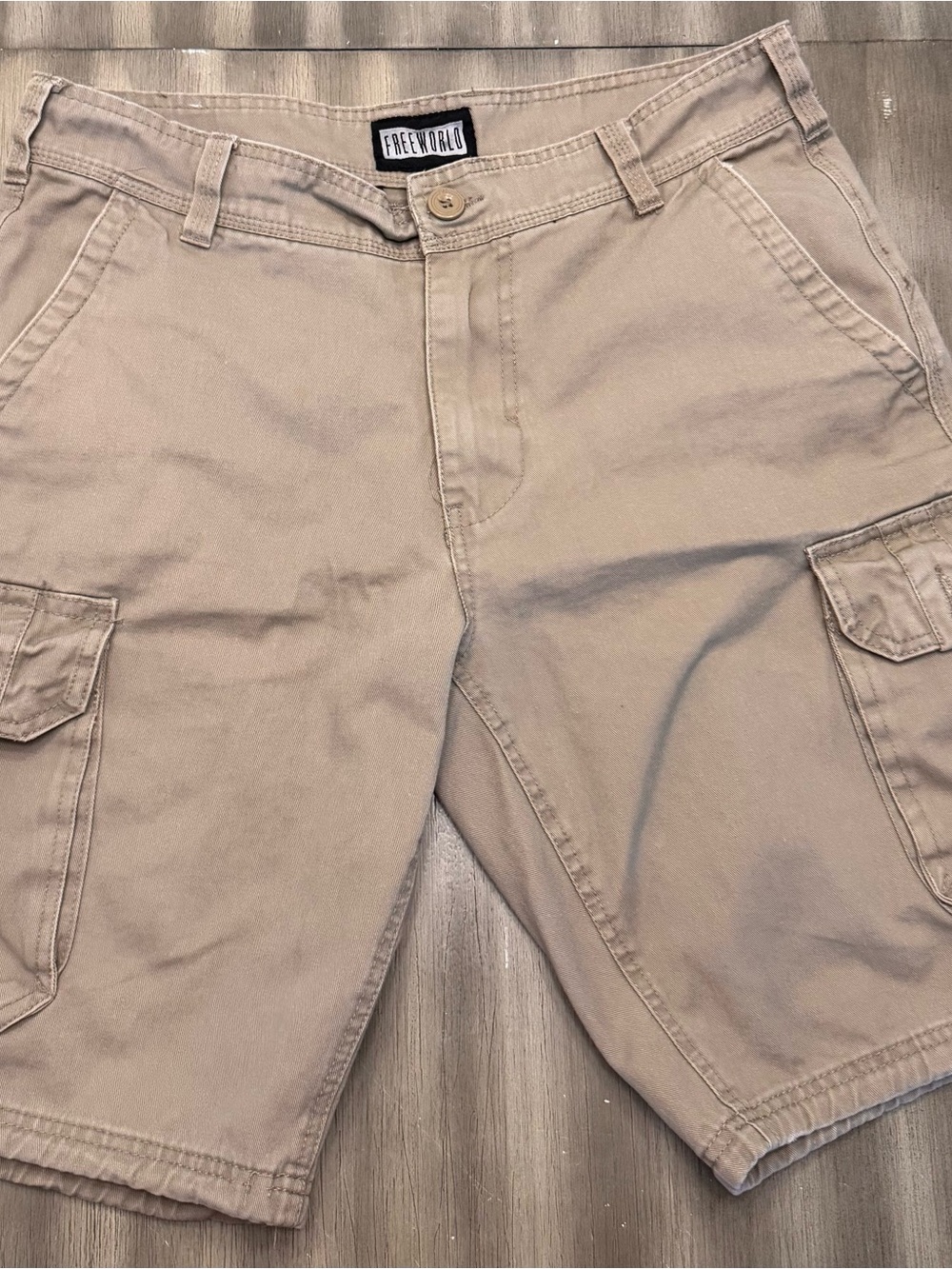 Men’s FREEWORLD Khaki Cargo Shorts - 33